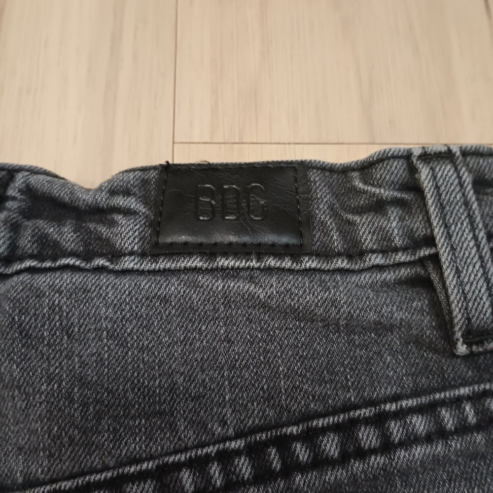BDG Hi-rise Button Up Shorts - Picture 4 of 5